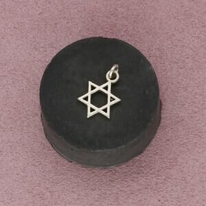 sterling silver jewish star of david charm pendant